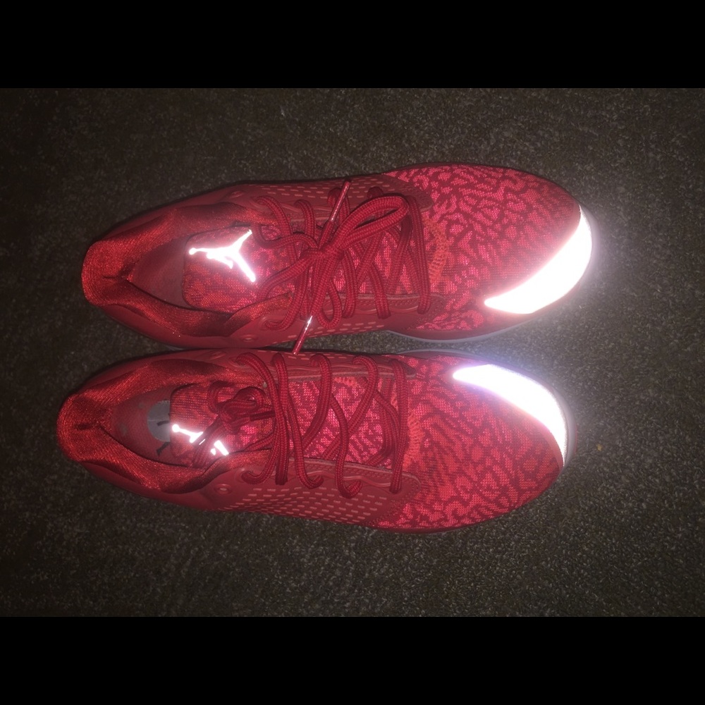 Basketball shoes